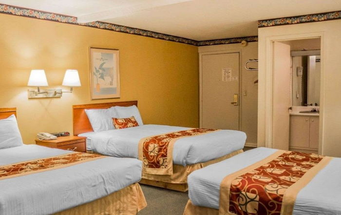 Rodeway Inn (Big Yank Motel & Restaurant) - From Web Listing (newer photo)